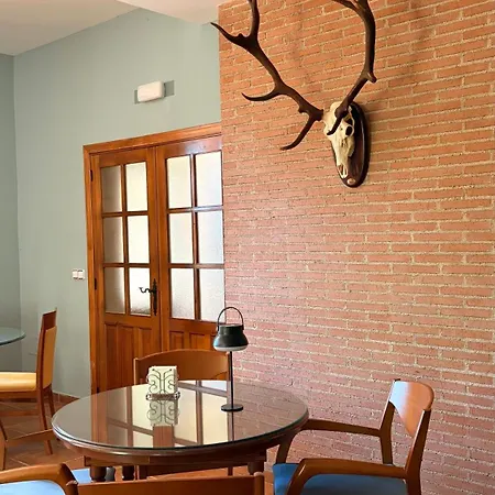 De La Raya Hotel Navasfrias