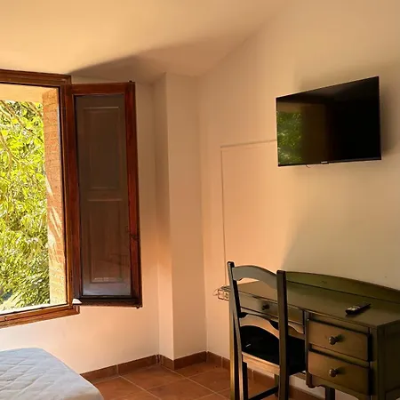 De La Raya Hotel